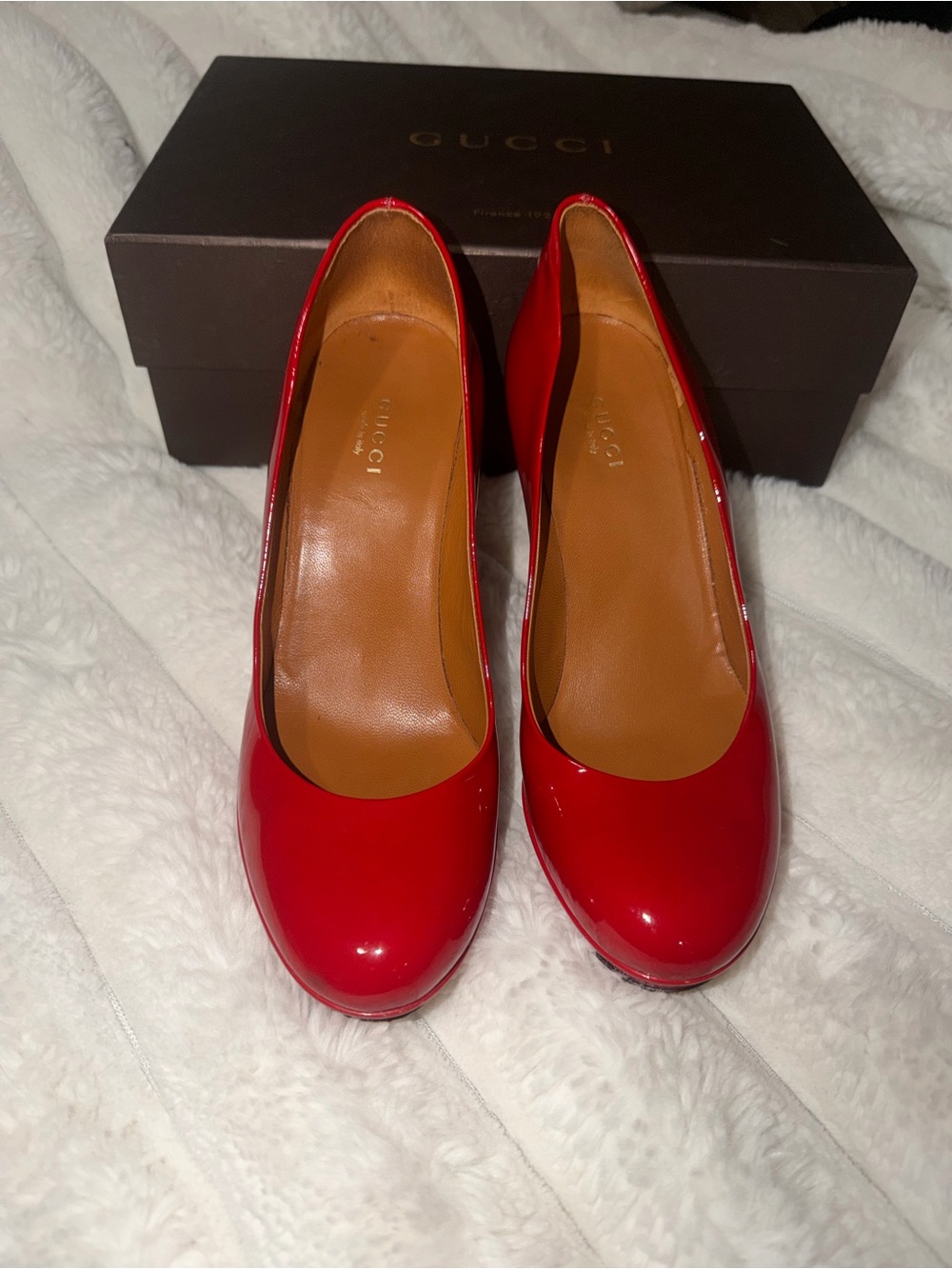 Gucci Red Patent Platform High Heel Pumps - Picture 2 of 7